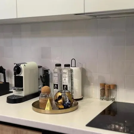 2 Guests Mountain View Parking Near Attractions דירה