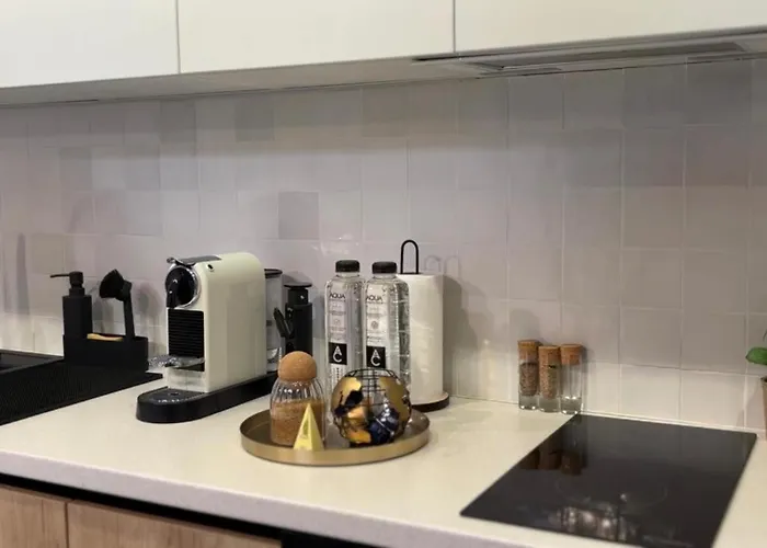 2 Guests Mountain View Parking Near Attractions Apartment